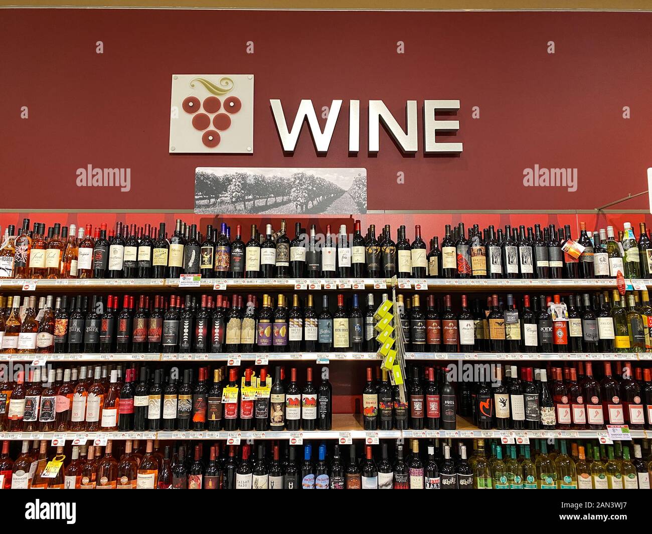 Orlando FL USA 1 15 20 The wine aisle of a Publix grocery store
