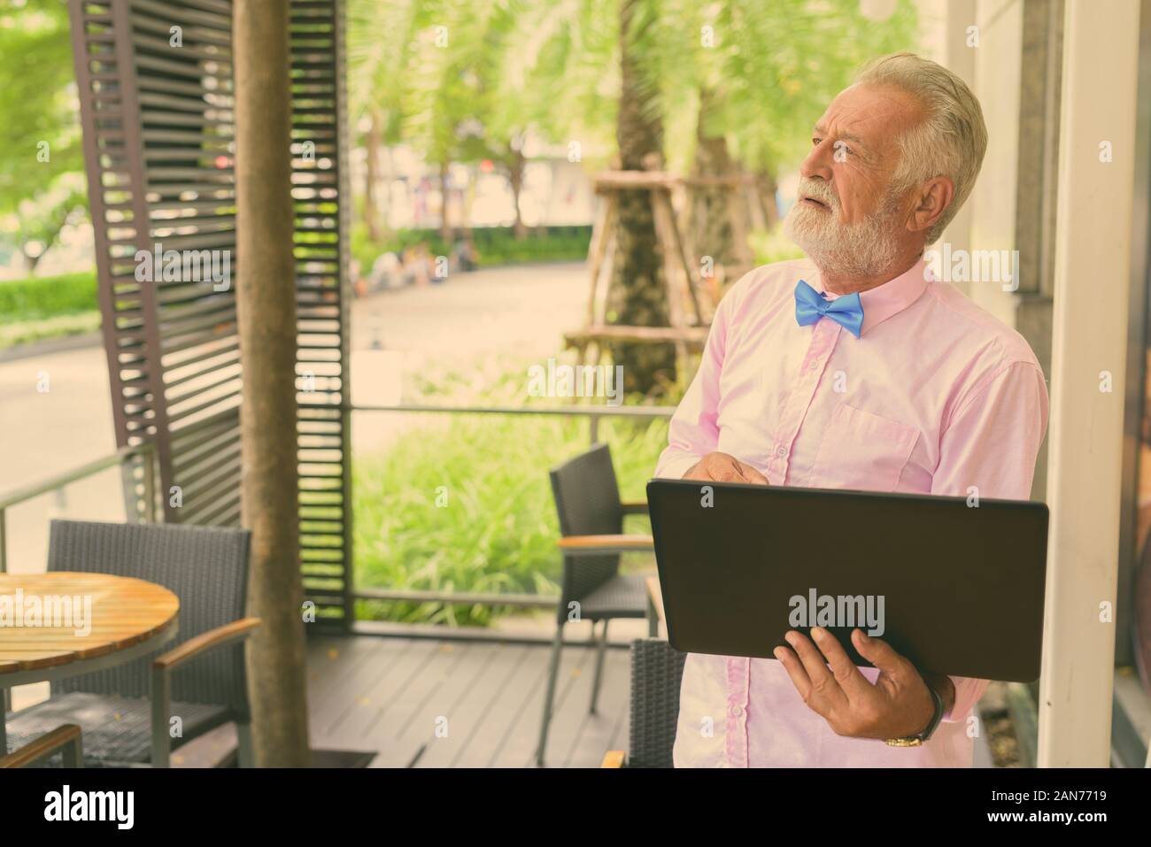 Beautiful side view male senior hi-res stock photography and images - Alamy