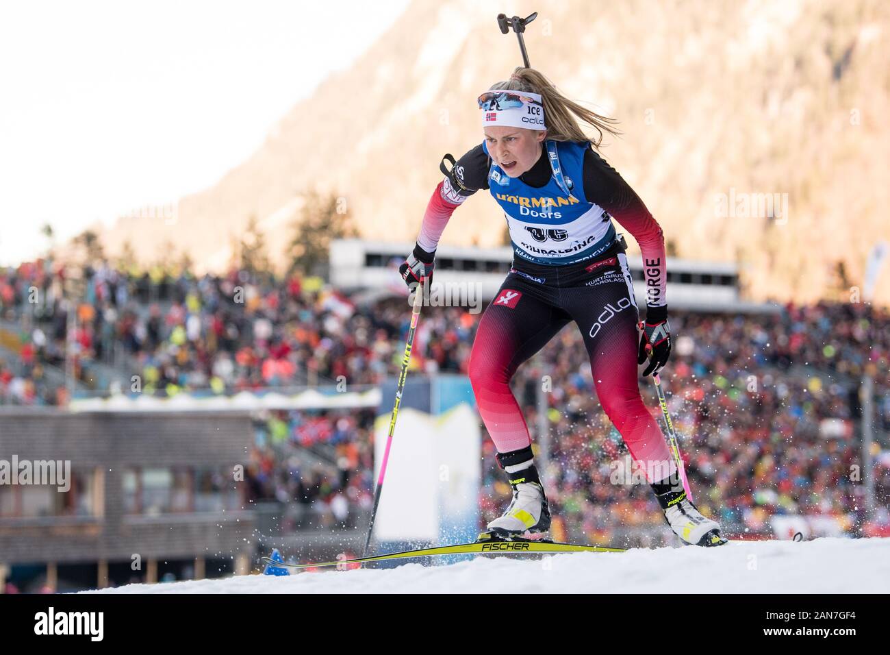 15 January 2020, Bavaria, Ruhpolding Biathlon World Cup, sprint 7.5 km, women in the Chiemgau