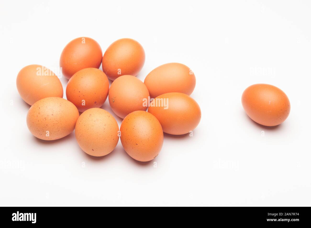 Raw chicken eggs, from the home market, prepared to be cooked with the inconvenience of