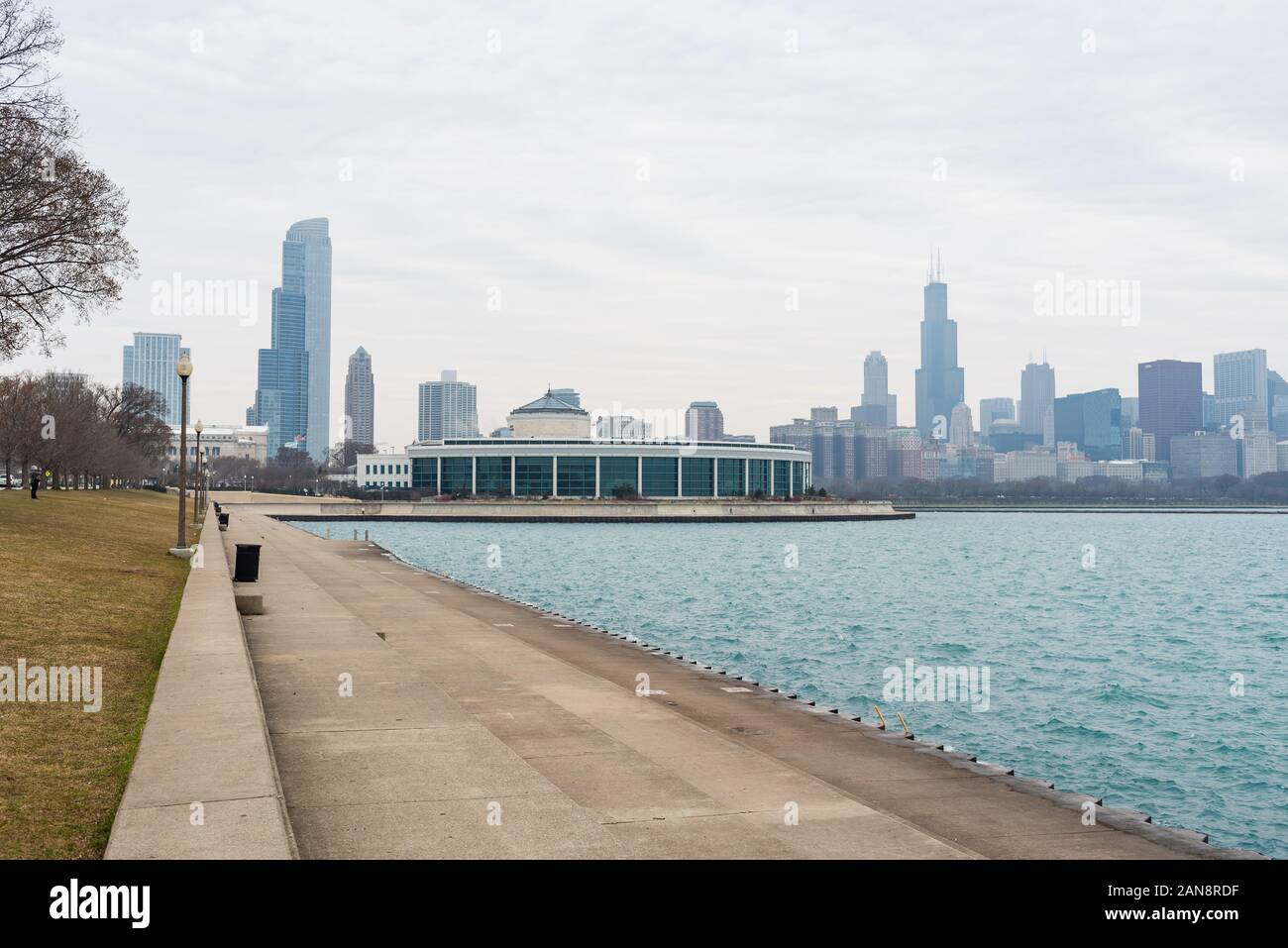 Shedd Aquarium and Downtown Chicago from Northerly Island Stock Photo Alamy