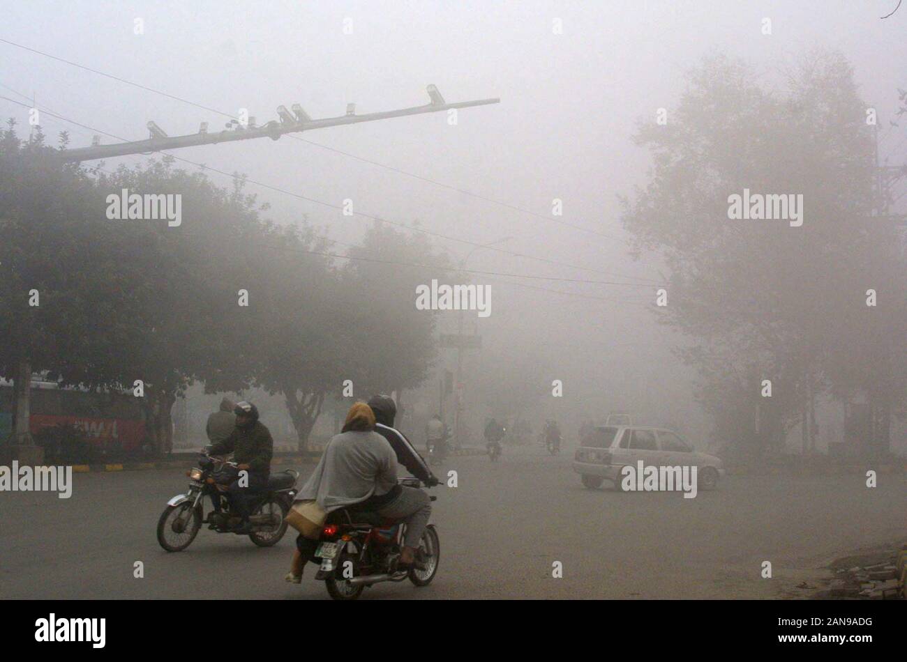 Commuters undergo into extreme difficulty during driving due to foggy