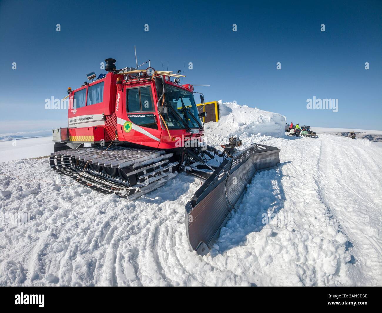 Snowcat with a plow, Grimsvotn Hut, Vatnajokull, Iceland Stock Photo