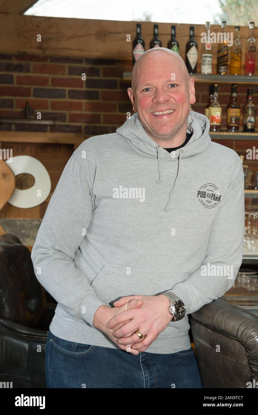 Hand & flowers pub marlow hires stock photography and images Alamy