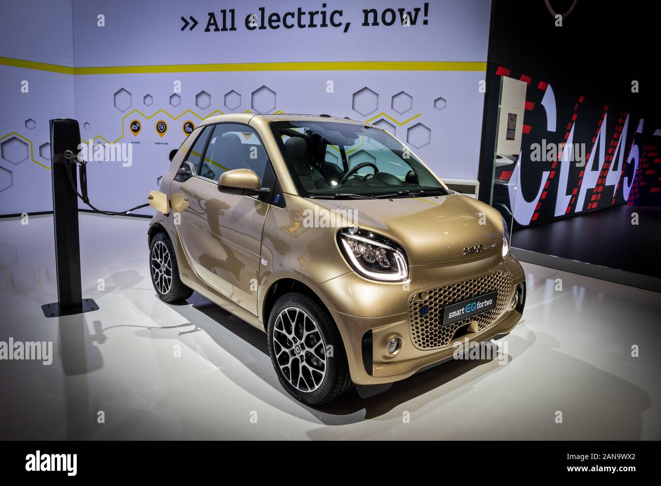 BRUSSELS - JAN 9, 2020: New Smart EQ fortwo electric city car model  presented at the Brussels Autosalon 2020 Motor Show Stock Photo - Alamy