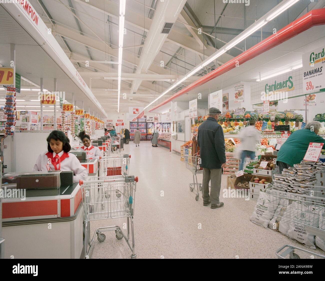 Kwik Save Supermarket, battersea, London in 1990, UK Stock Photo