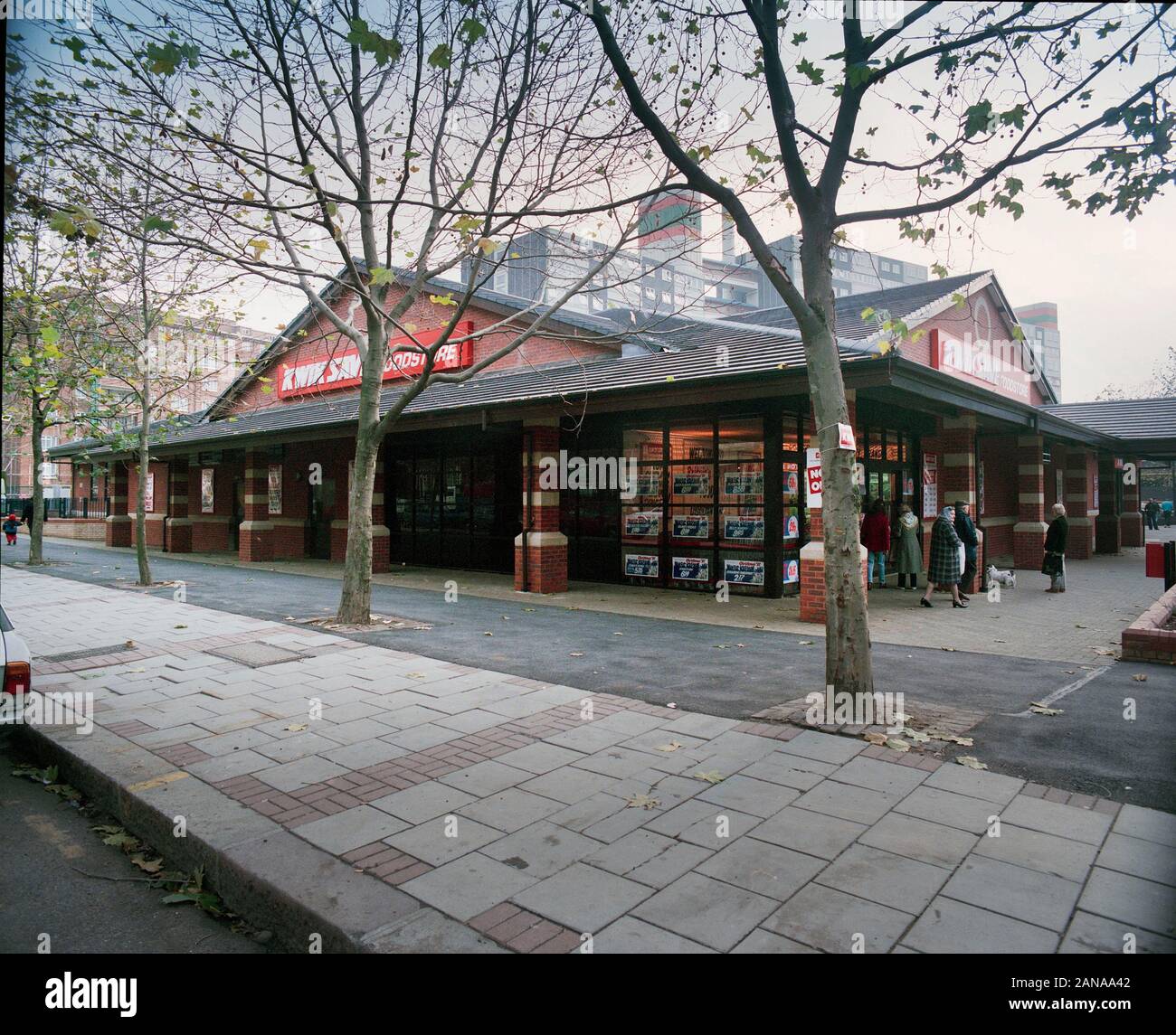 Kwik Save Supermarket, Battersea, London In 1990, UK Stock Photo - Alamy