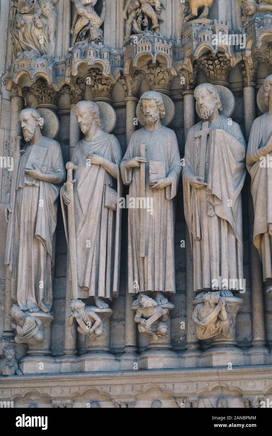 Statues in the facade of NotreDame de Paris Stock Photo Alamy