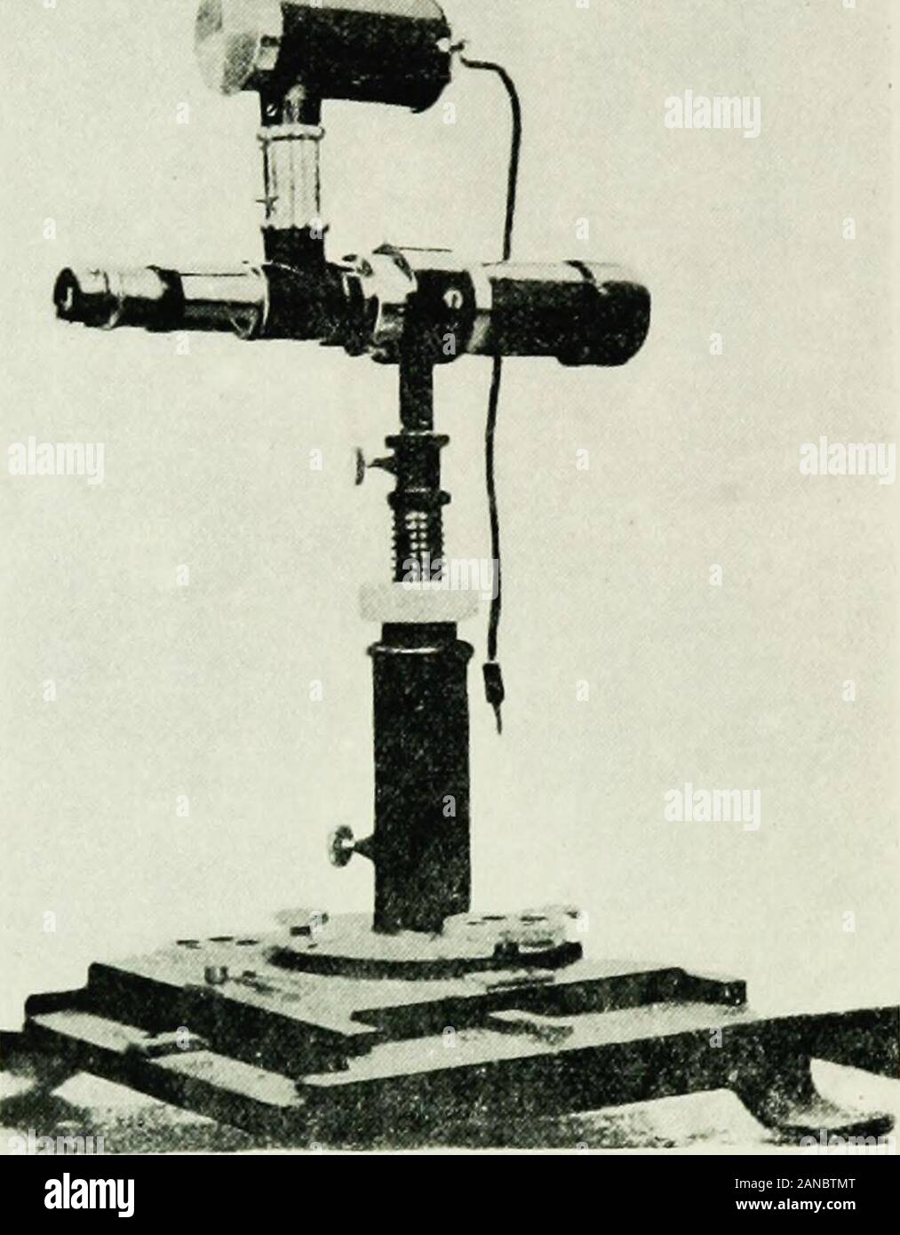 An essay on the history of electrotherapy and diagnosis; . Photographs of  the fundus oculi, taken by Professor WertheimSalomonson, of Amsterdam. 1.  Normal. 2. Diabetic chorio retinitis. 3. Optic atrophy [Disseminated  Sclerosis).