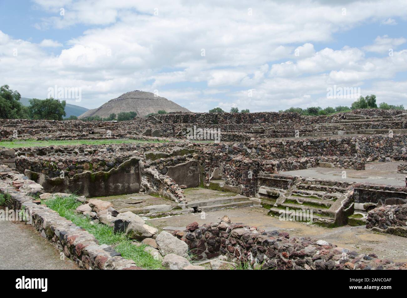 Pyramid of the Sun and other prehispanic ruins in Teotihuacan, an ancient Mesoamerican city located in a sub-valley of the Valley of Mexico Stock Photo
