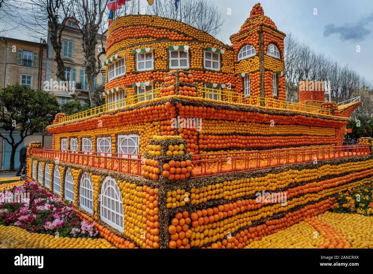 Exhibition of citrus patterns - Bioves Gardens. Menton Lemon Festival, Fête du Citron, Menton, Alpes-Maritimes, Côte d'Azur, France Stock Photo