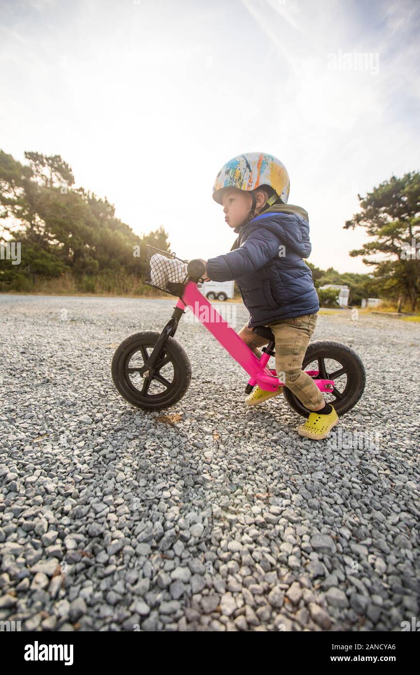 Pink baby bike hi res stock photography and images Alamy