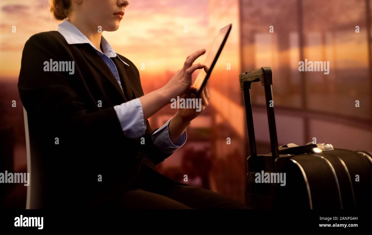 Airport airline attendant computer hi-res stock photography and images ...