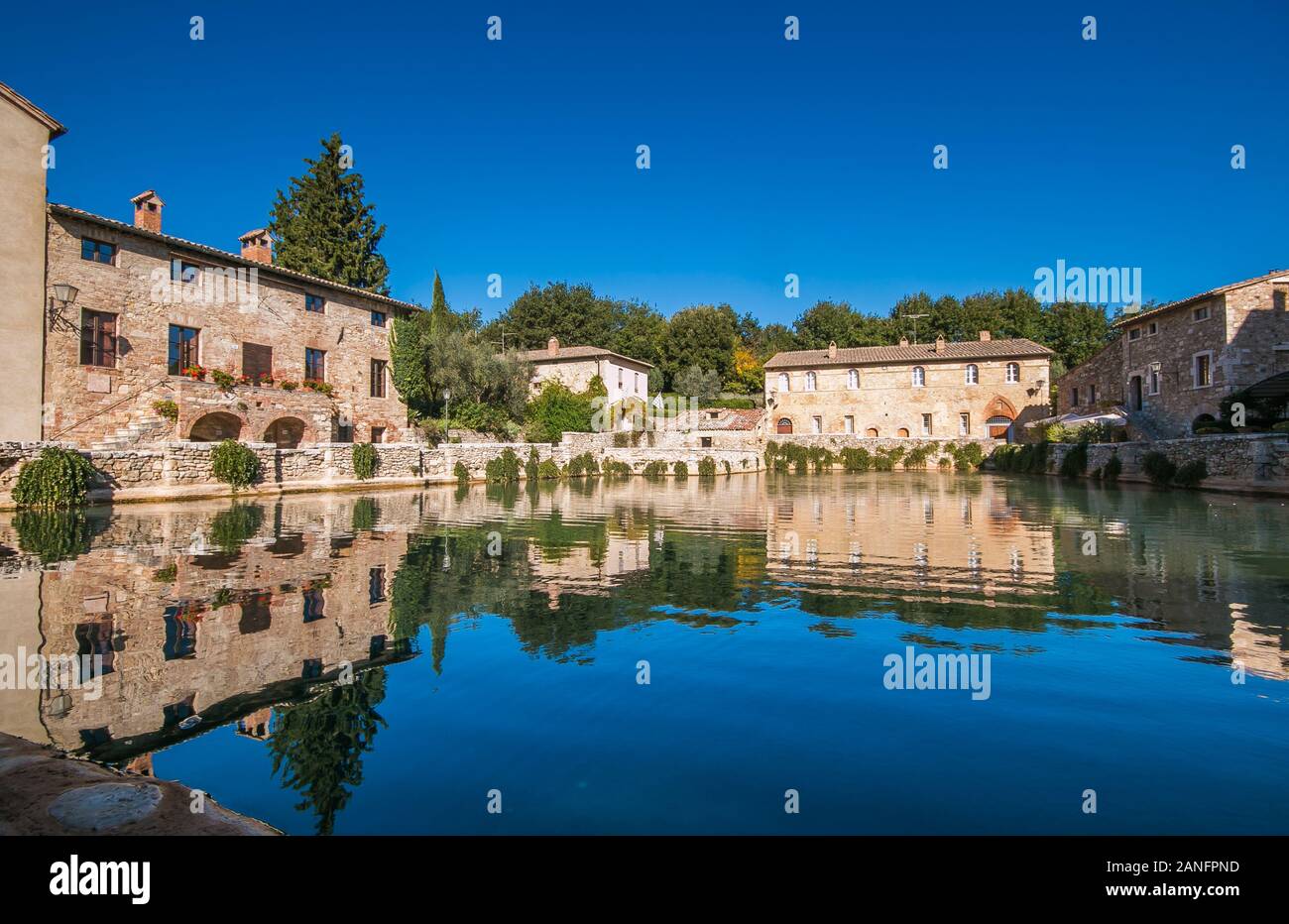 Ancient Village Bagno Vignoni In Tuscany Italy Stock Photo Alamy ancient-village-bagno-vignoni-in-tuscany-italy-stock-photo-alamy