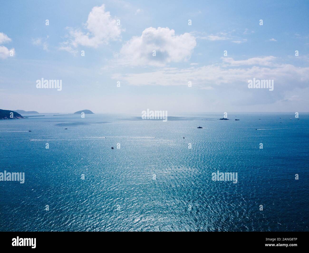 Laptop beach wallpaper hi-res stock photography and images - Alamy