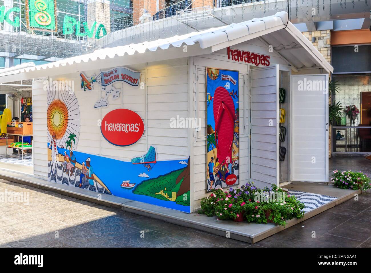 Patong, Phuket, Thailand - October 18th 2015: Advertising on a Havaianas  kiosk. The footwear company is Brazilian Stock Photo - Alamy