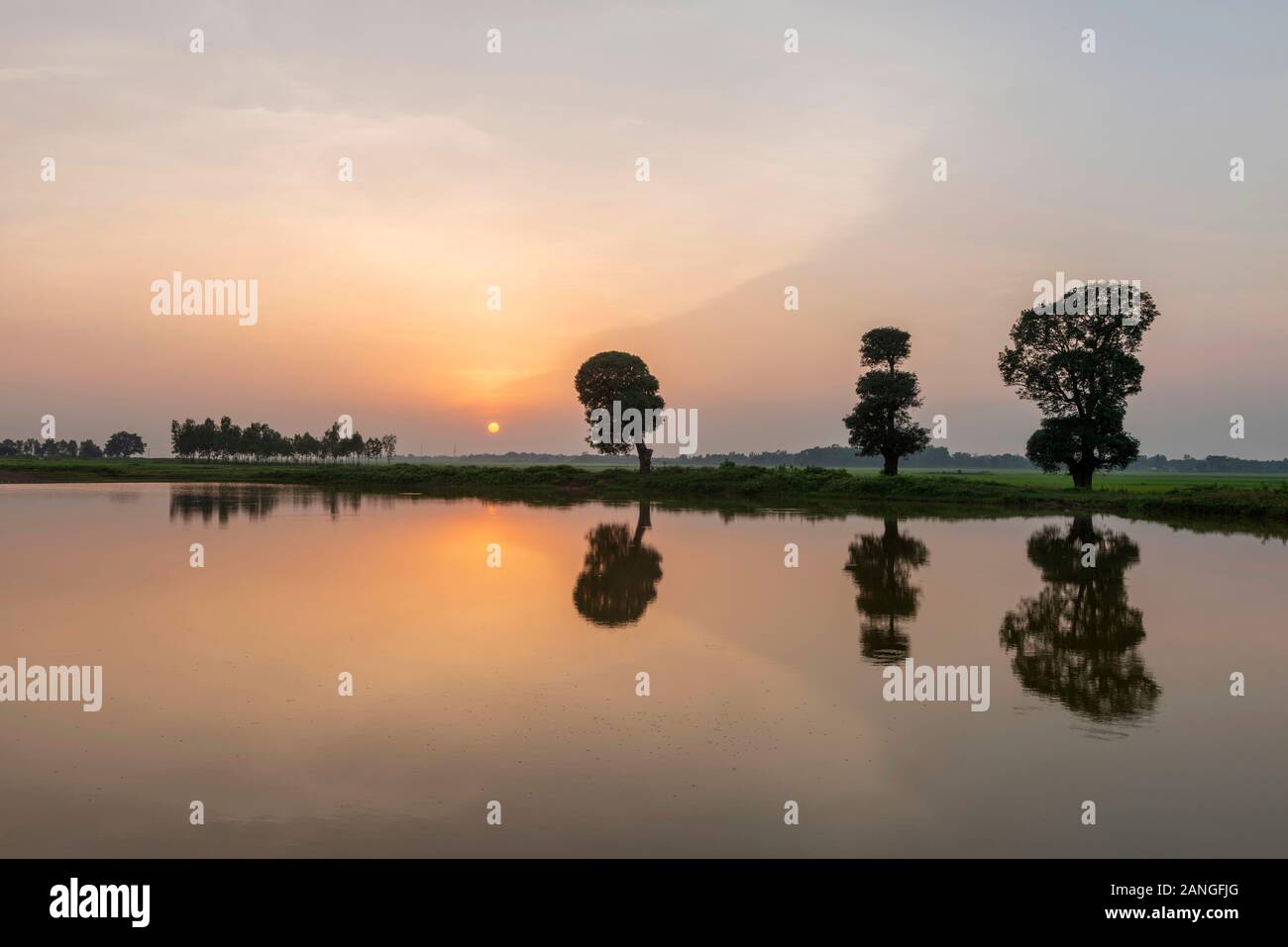 Sunsetand tranquil water, Jagdalpur, Bastar, Chhattisgarh Stock Photo