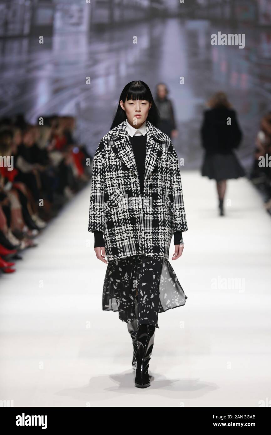 Germany, Berlin, 01/15/2020. RIANI collections at the Mercedes-Benz Fashion  Week (MBFW) autumn / winter 2020 at Kraftwerk Berlin in Berlin-Mitte. The  picture shows models with the collection of RIANI Stock Photo - Alamy