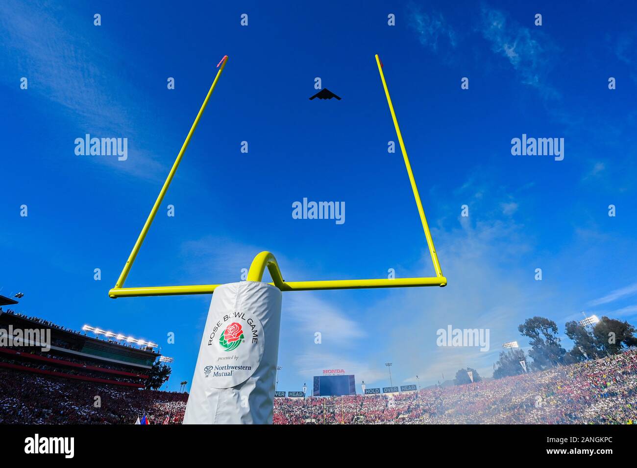 January 01, 2020 - Pasadena, CA, USA : B-2 Stealth Bomber flyover piloted by U.S. Air Force Lt. Col. Nicola â€œRougeâ€ Polidor to kick off the start of the 106th Rose Bowl game between the Oregon Ducks and the Wisconsin Badgers at Rose Bowl Stadium Â©Maria Lysaker/CSM Stock Photo