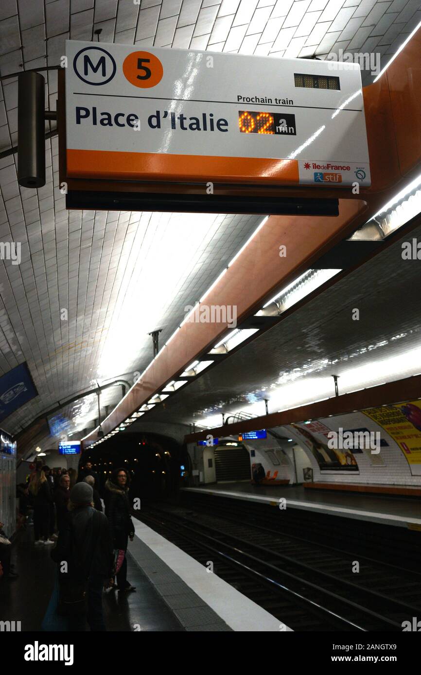 PARIS METRO STATION SIGN - EXPECTING THE TRAIN IN PARIS METRO STATION - METRO SIGN - PARIS TRANSPORT © Frédéric BEAUMONT Stock Photo