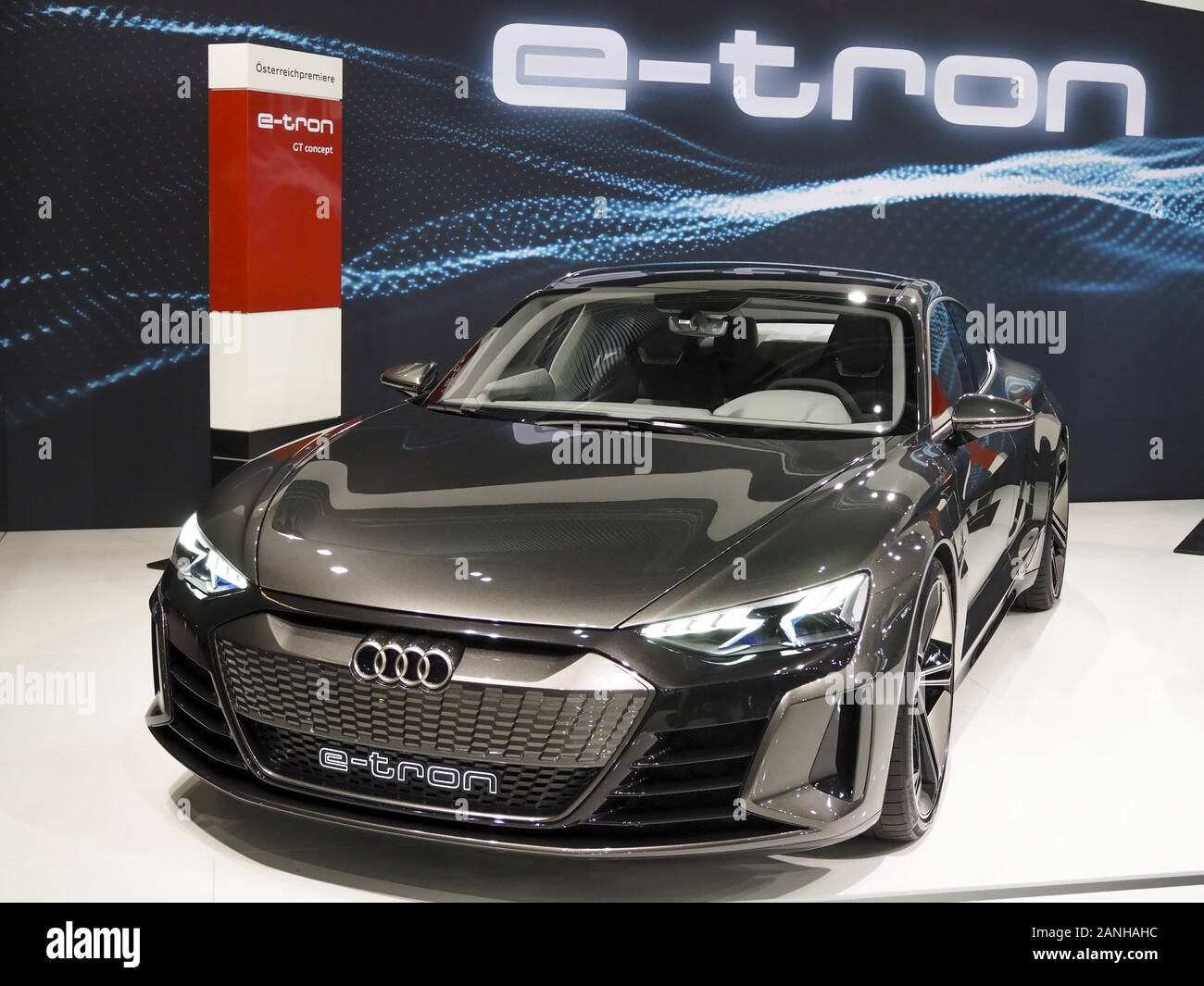 Vienna Auto Show 2020, Audi e-tron GT Concept Sportwagen, Österreichpremiere Stock Photo