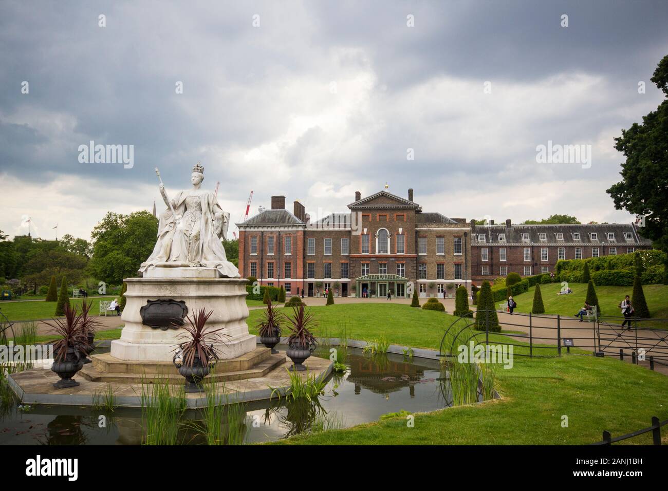 Kensington Gardens Uk May 20 2019 Kensington Palace