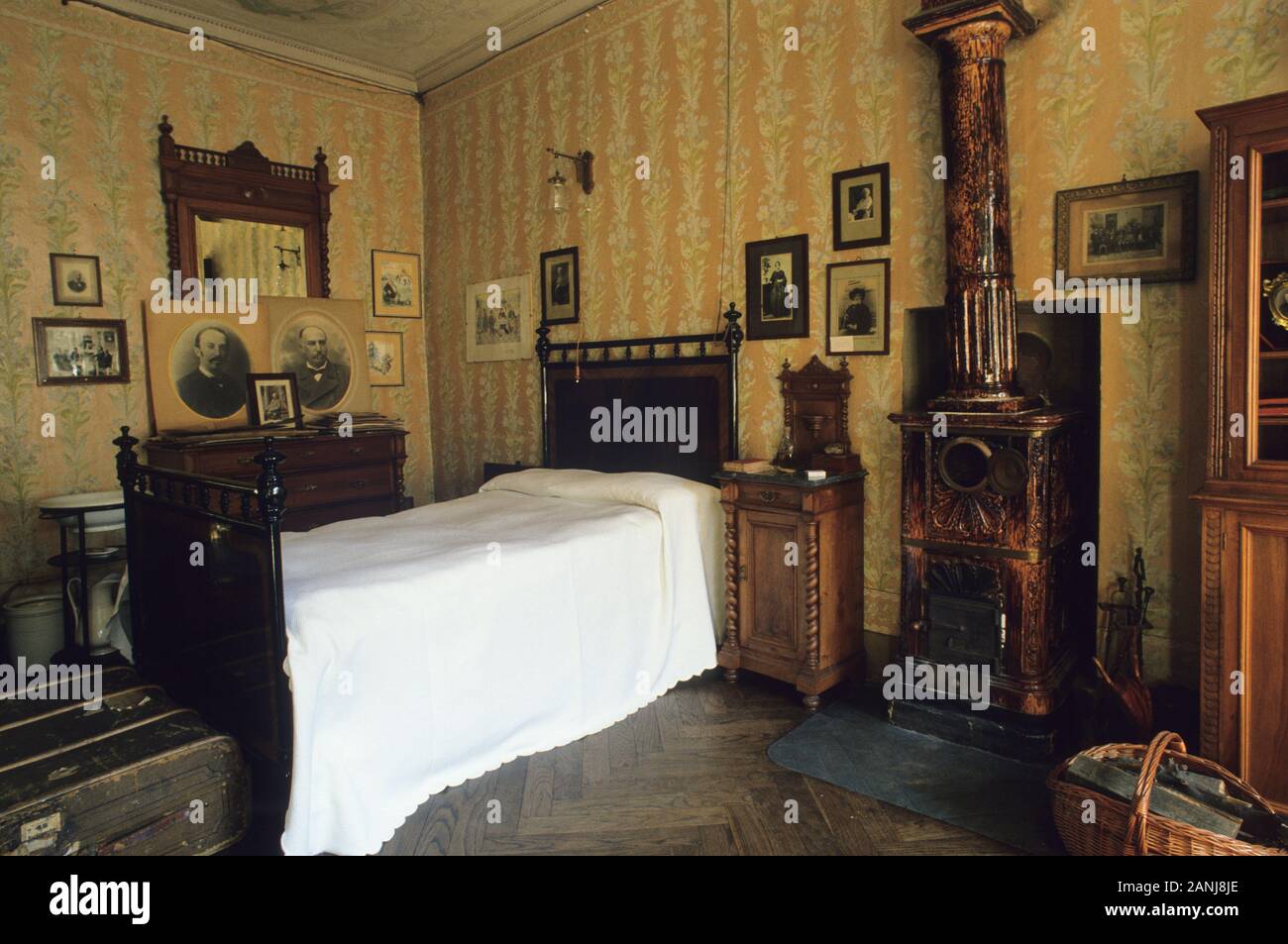 Giovanni Giolitti's bedroom in the maternal home, Cavour Stock Photo