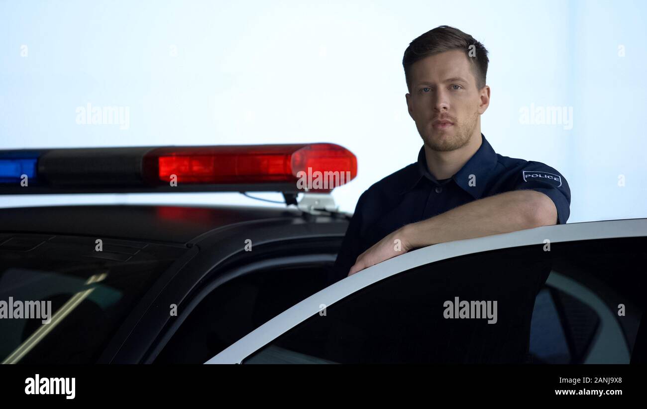 Leaning on police car hi-res stock photography and images - Alamy