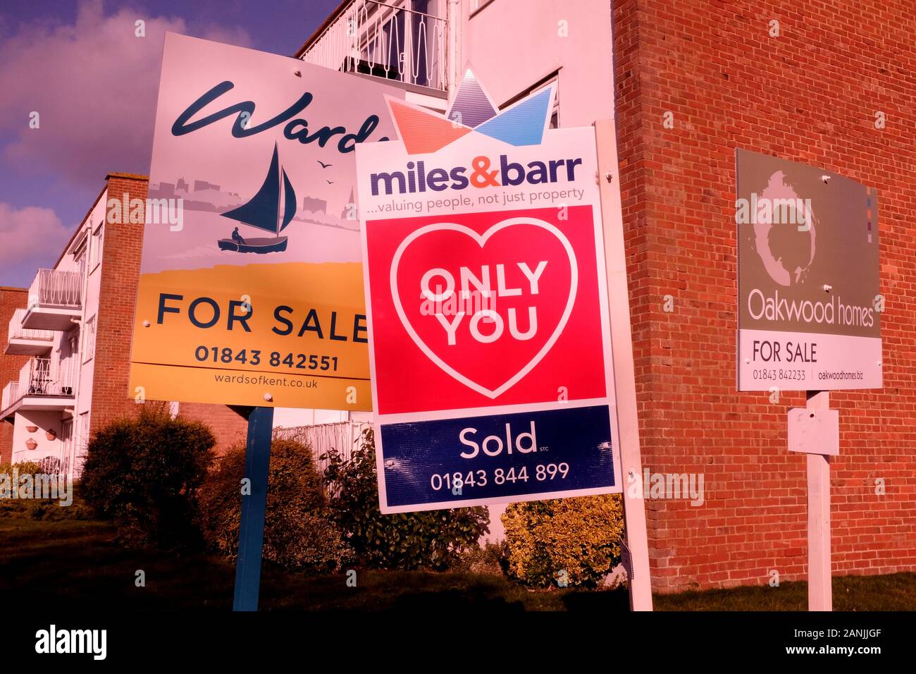 Commercial property for sale uk hires stock photography and images Alamy