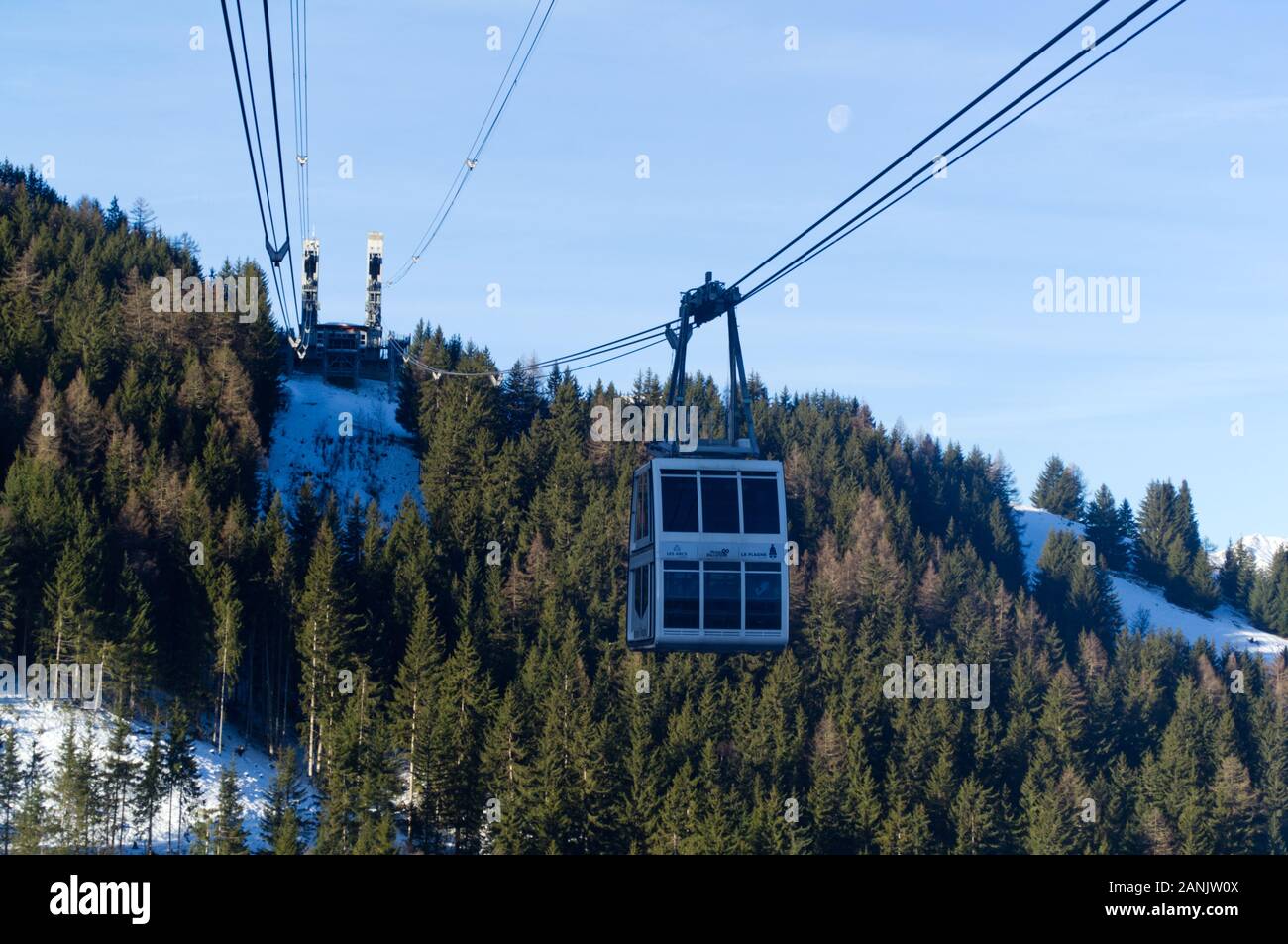 Vanoise Express - Double Decker Cable Car in La Plagne/ Montchavin Station  Editorial Stock Photo - Image of construction, mountains: 140143108