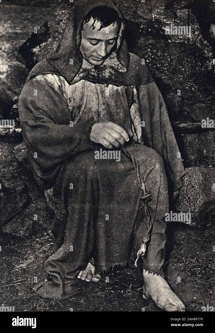 Nazario Gerardi As St Francis In The Set Of The Italian Film Francesco Giullare Di Dio By Roberto Rossellini 18 November 1950 Italian Magazine Epoca N 6 Year I Page 53 Unknown Stock Photo Alamy