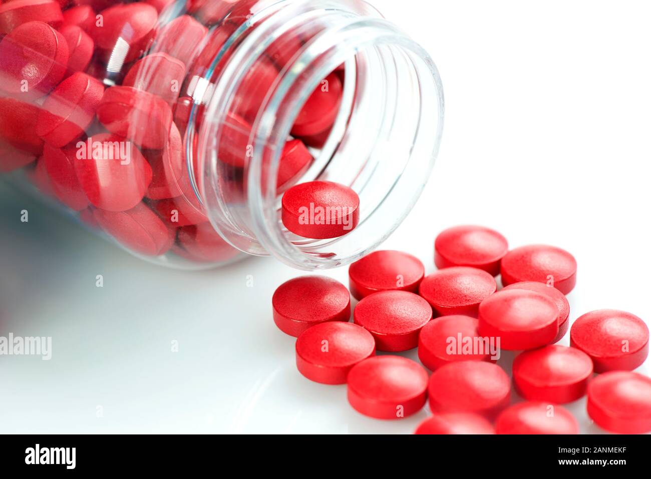 Red pill, round hi-res stock photography and images - Alamy