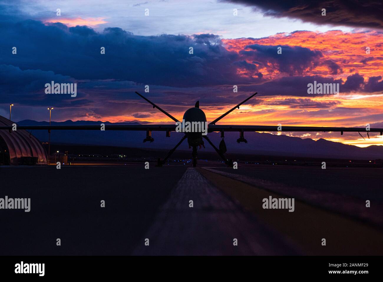 Mq 9 reaper pilot hi-res stock photography and images - Alamy
