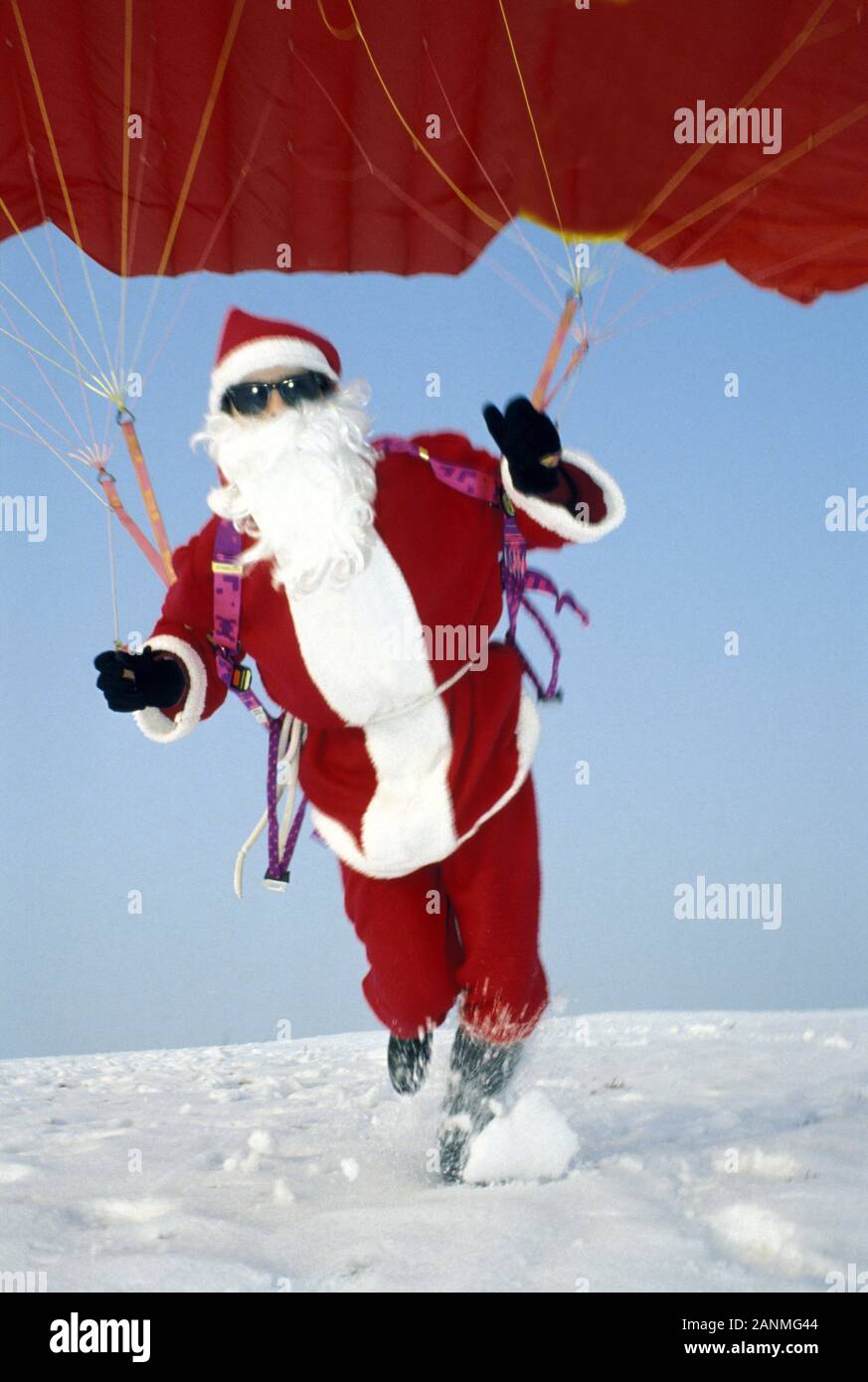 Fliegender Weihnachtsmann - Flying Santa Claus Stock Photo