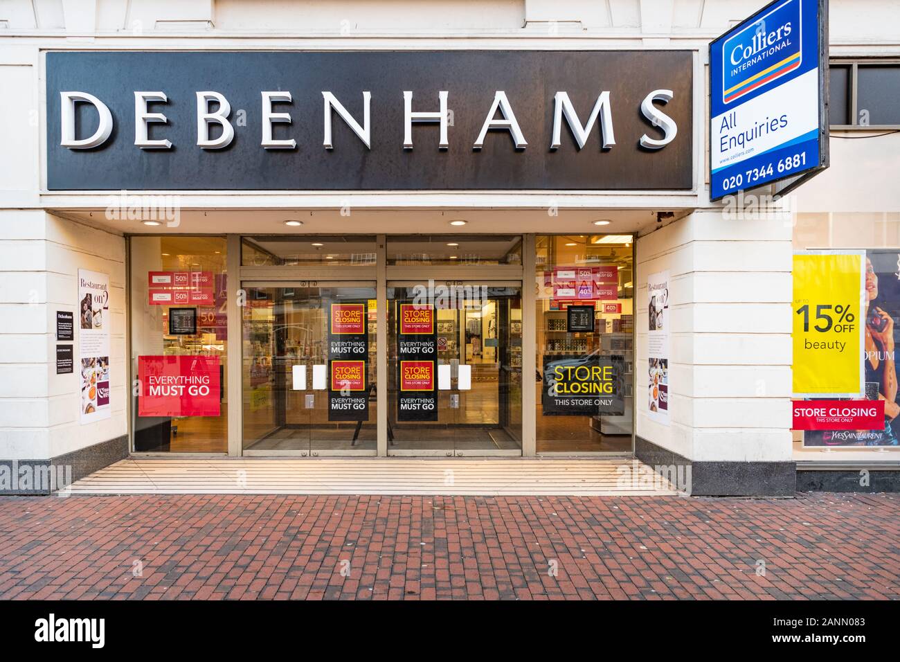 Closing Down Sale at Debenhams, Eastbourne, Sussex, England Stock Photo