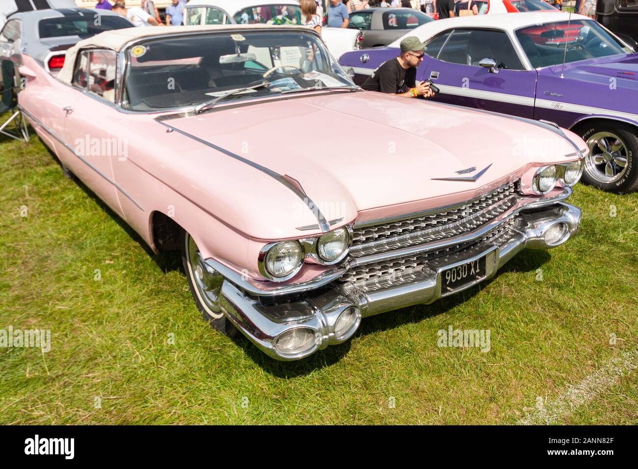 Front end vintage cadillac car hi-res stock photography and images