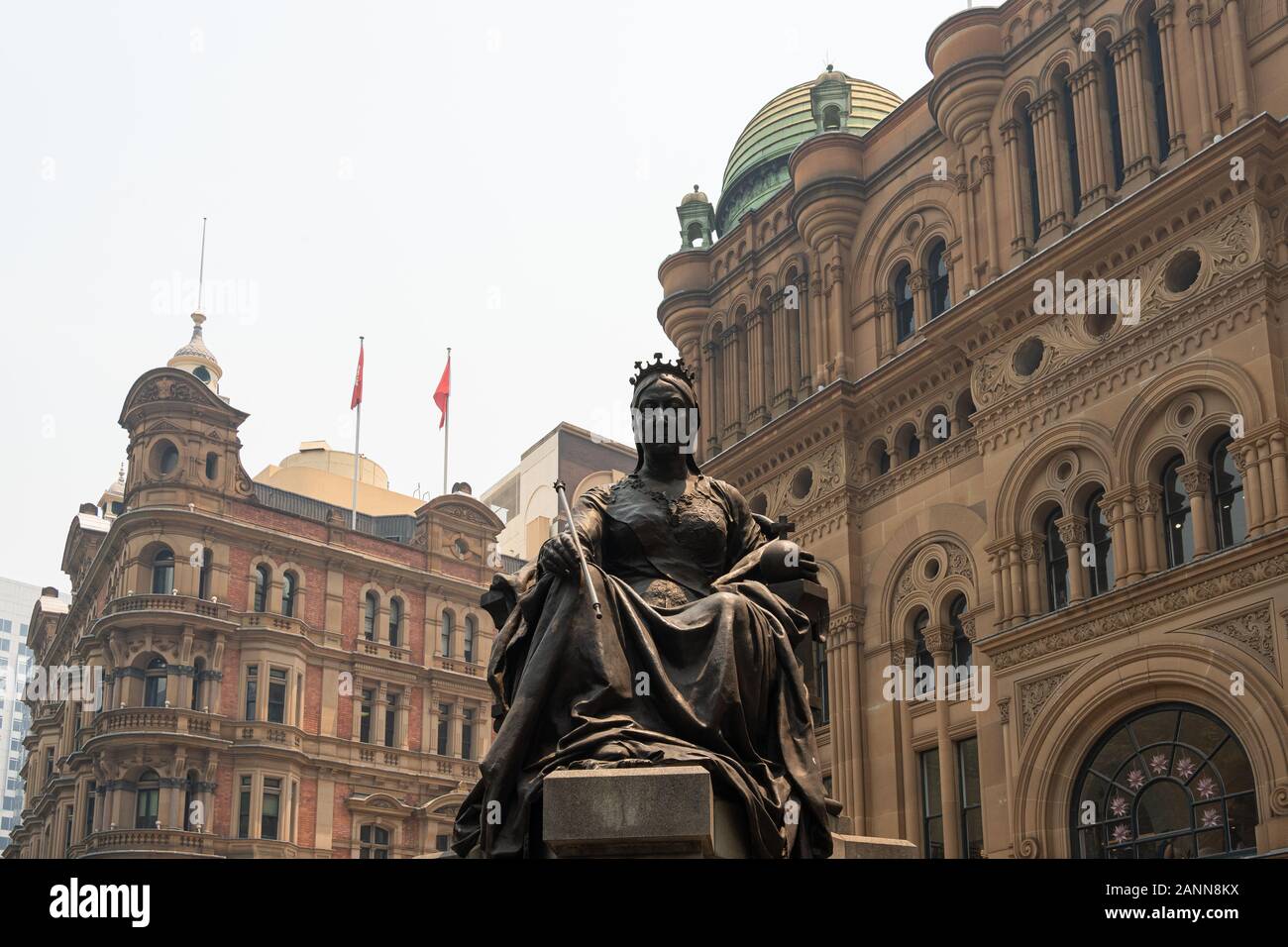 Statue of Queen Victoria in front of QVB (Queen Victoria Building