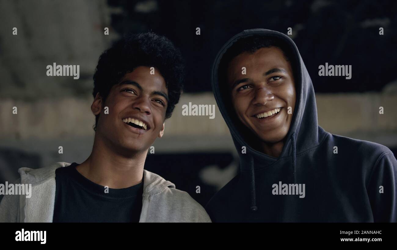 Black teenager people laughing hi-res stock photography and images - Alamy