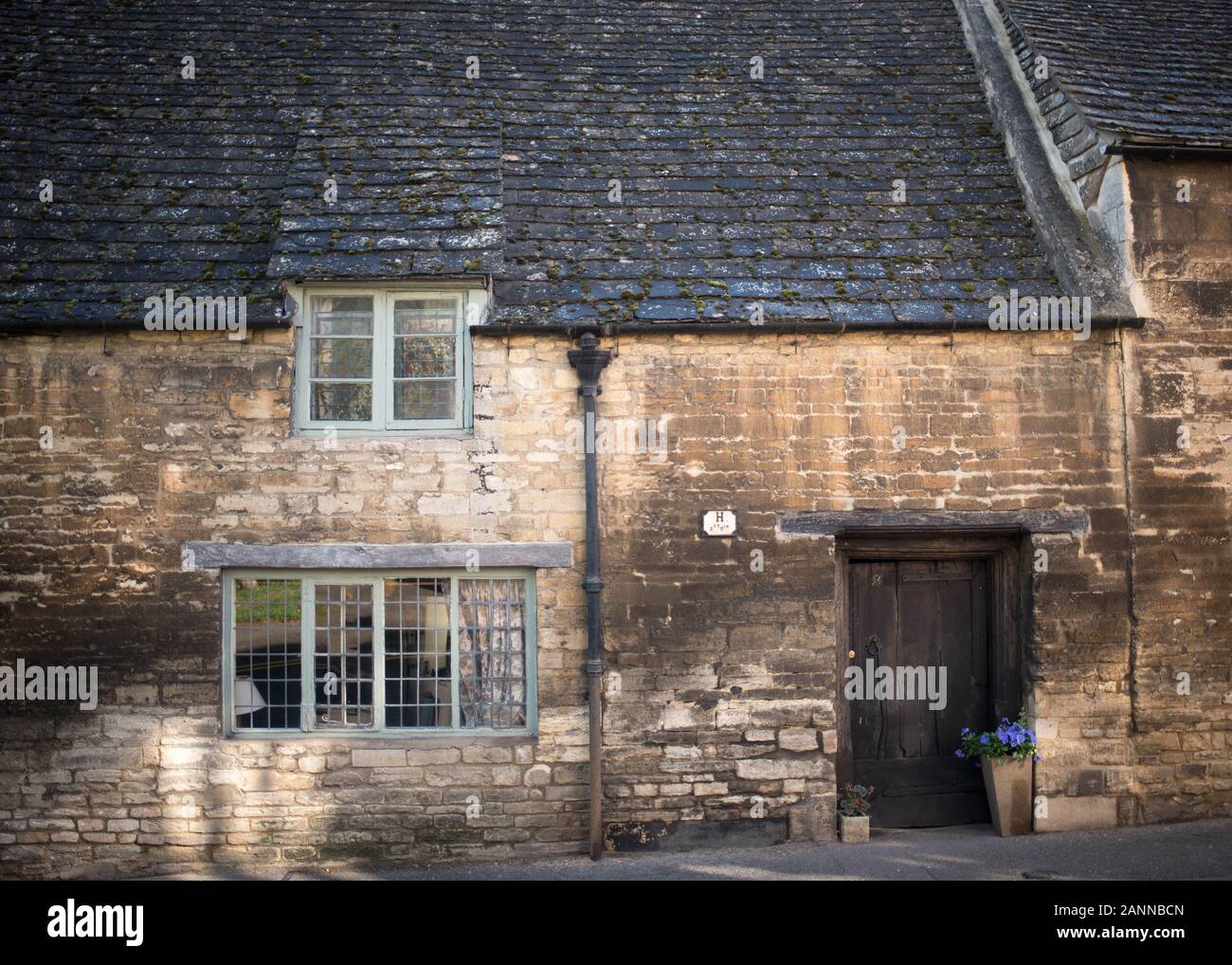 Exterior image of terraced cottage in Oundle, Northamptonshire, England, UK Stock Photo