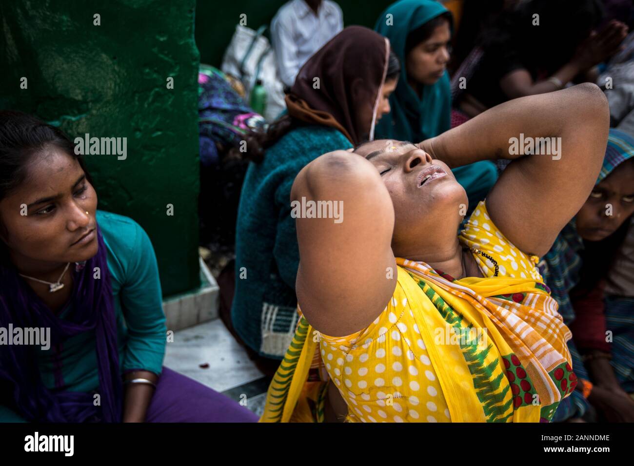 Woman in trance at Bahadur Shahid Sufi shrine. Varanasi, India Stock Photo