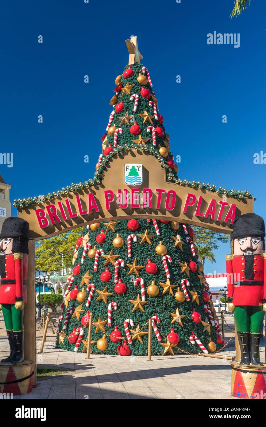 A Large Christmas Tree In The Plaza Independencia In Puerto Plata Dominican Republic Caribbean Stock Photo Alamy