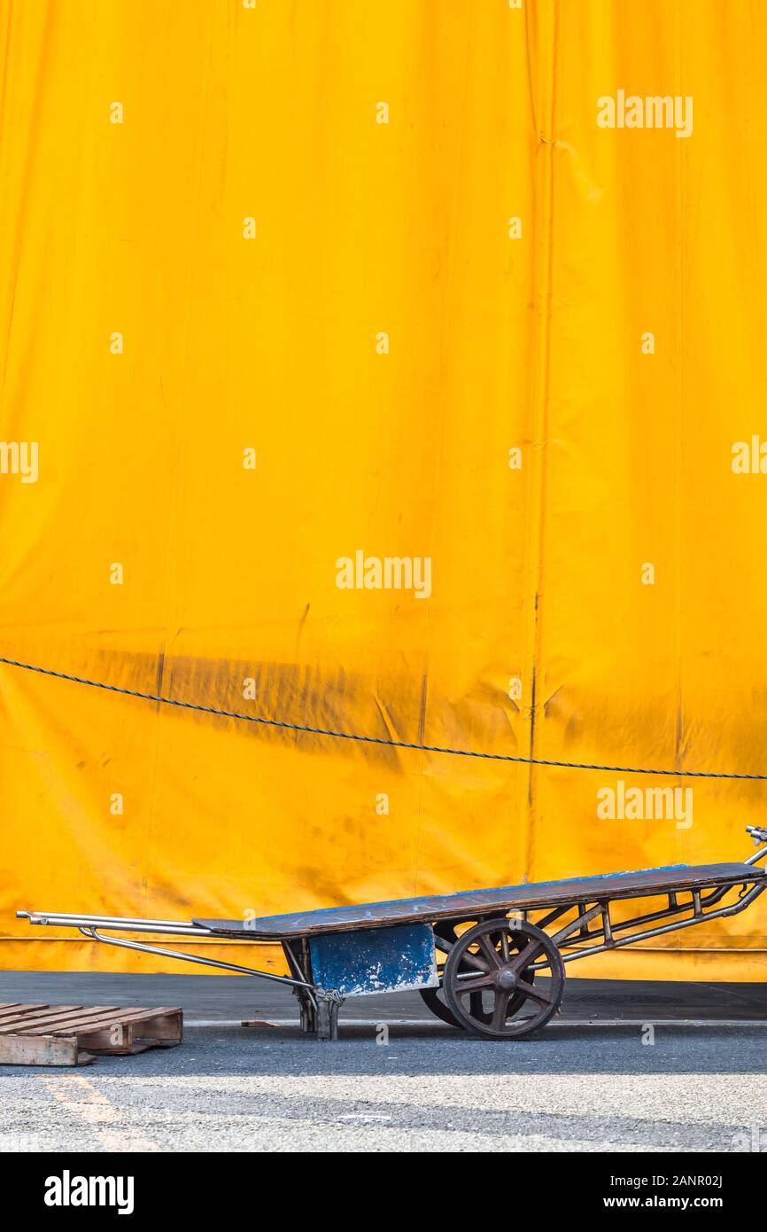 Tarpaulin background hires stock photography and images Alamy