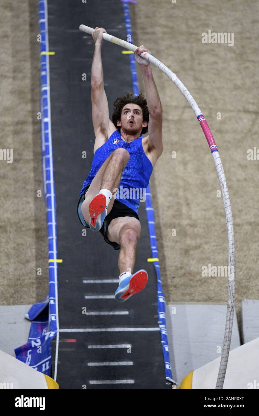 Audie Wyatt ties for seventh in the elite men's competition at 180 1/2 (5.50m) during the