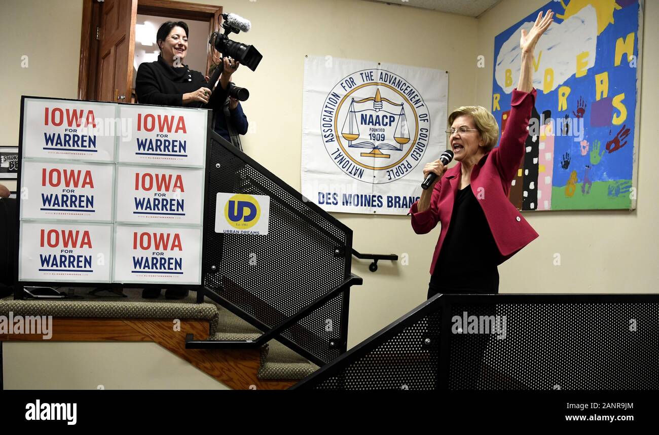 Des Moines, USA. 18th Jan, 2020. 2020 Democratic presidential candidate Sen. Elizabeth Warren of Massachusetts greets supporters as she arrives for a block party for community activists, in Des Moines, Iowa, Saturday, January 18, 2020. Candidate's campaigning continues in the run-ip to Iowa's first-in-the-nation caucuses February 3. Photo by Mike Theiler/UPI. Credit: UPI/Alamy Live News Stock Photo