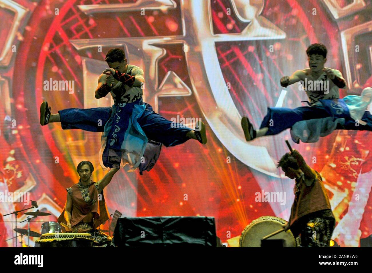 Kuala Lumpur, Malaysia. 19th Jan, 2020. People perform during a Chinese Spring Festival celebrations in Kuala Lumpur, Malaysia, Jan. 18, 2020. Credit: Xinhua/Alamy Live News Stock Photo