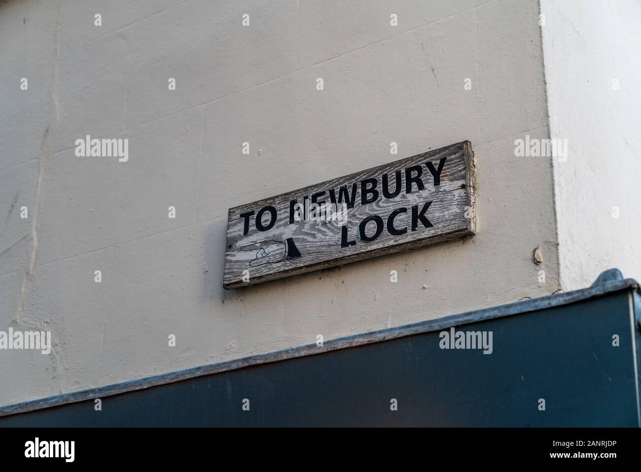 Old Sign to Newbury Lock in Newbury, Berkshire, UK Stock Photo