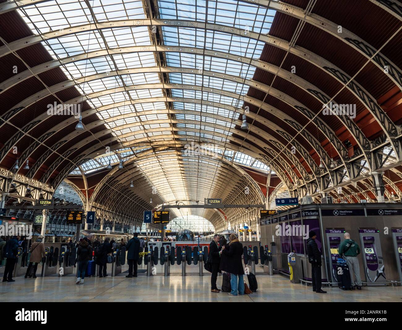 Paddington station entrance hires stock photography and images Alamy