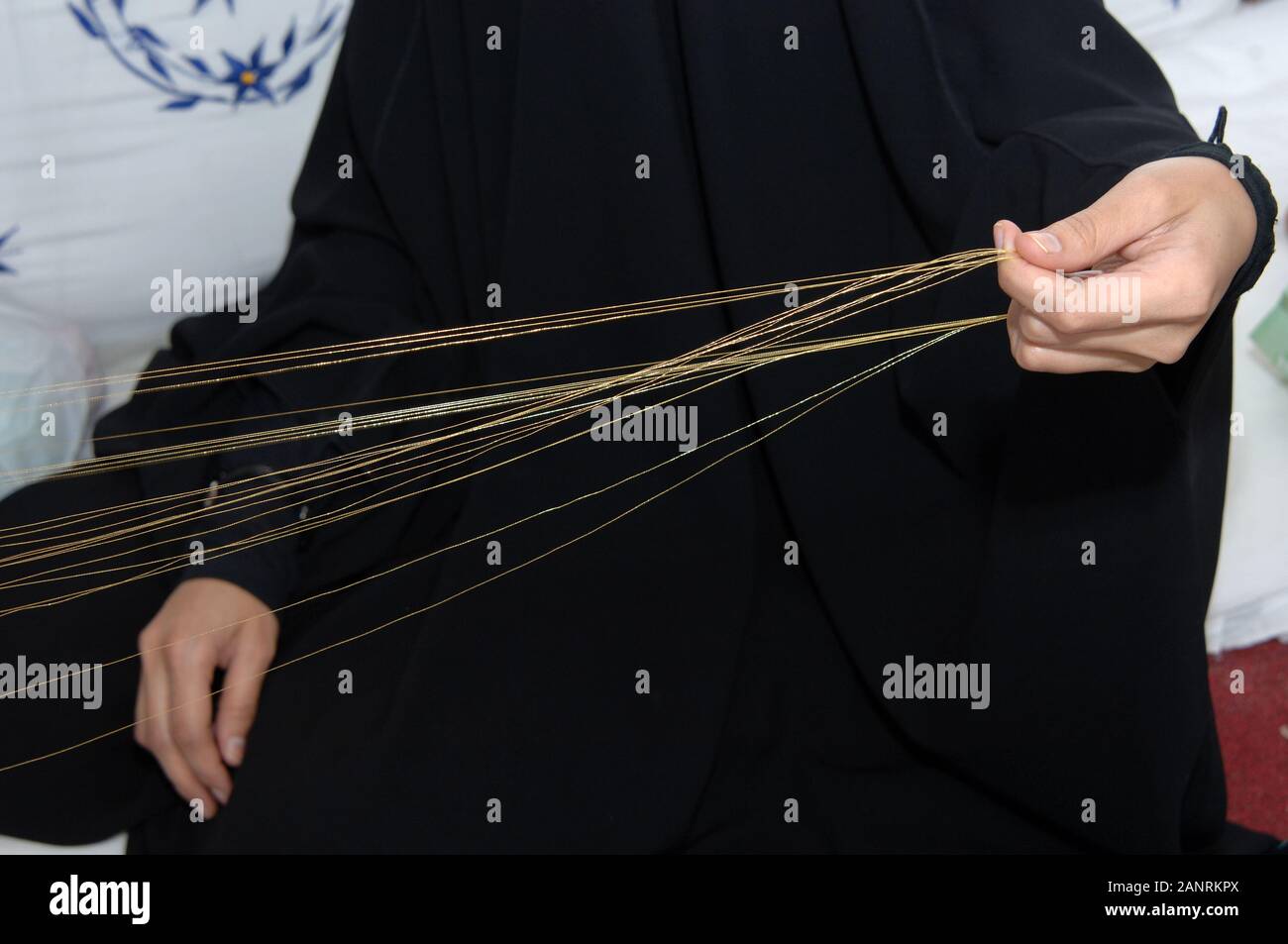 Arabic culture, arabic woman weaving Stock Photo Alamy