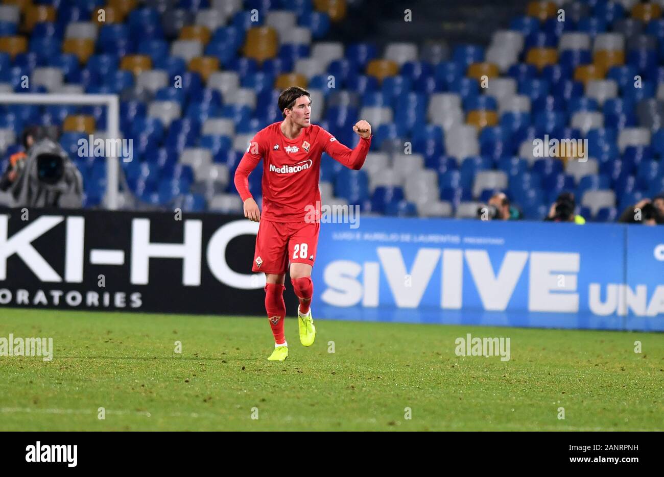 the player of acf fiorentina dusan vlahovic in contrast the player