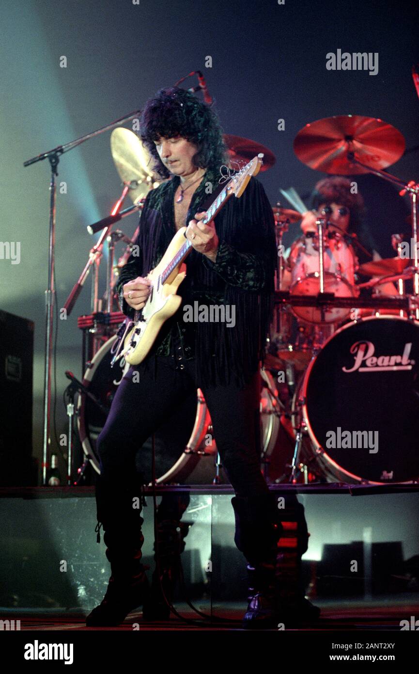 Milano italy 28/10/1995 Live concert of Ritchie Blackmore's Rainbow at the Palalido :Ritchie Blackmore Stock Photo